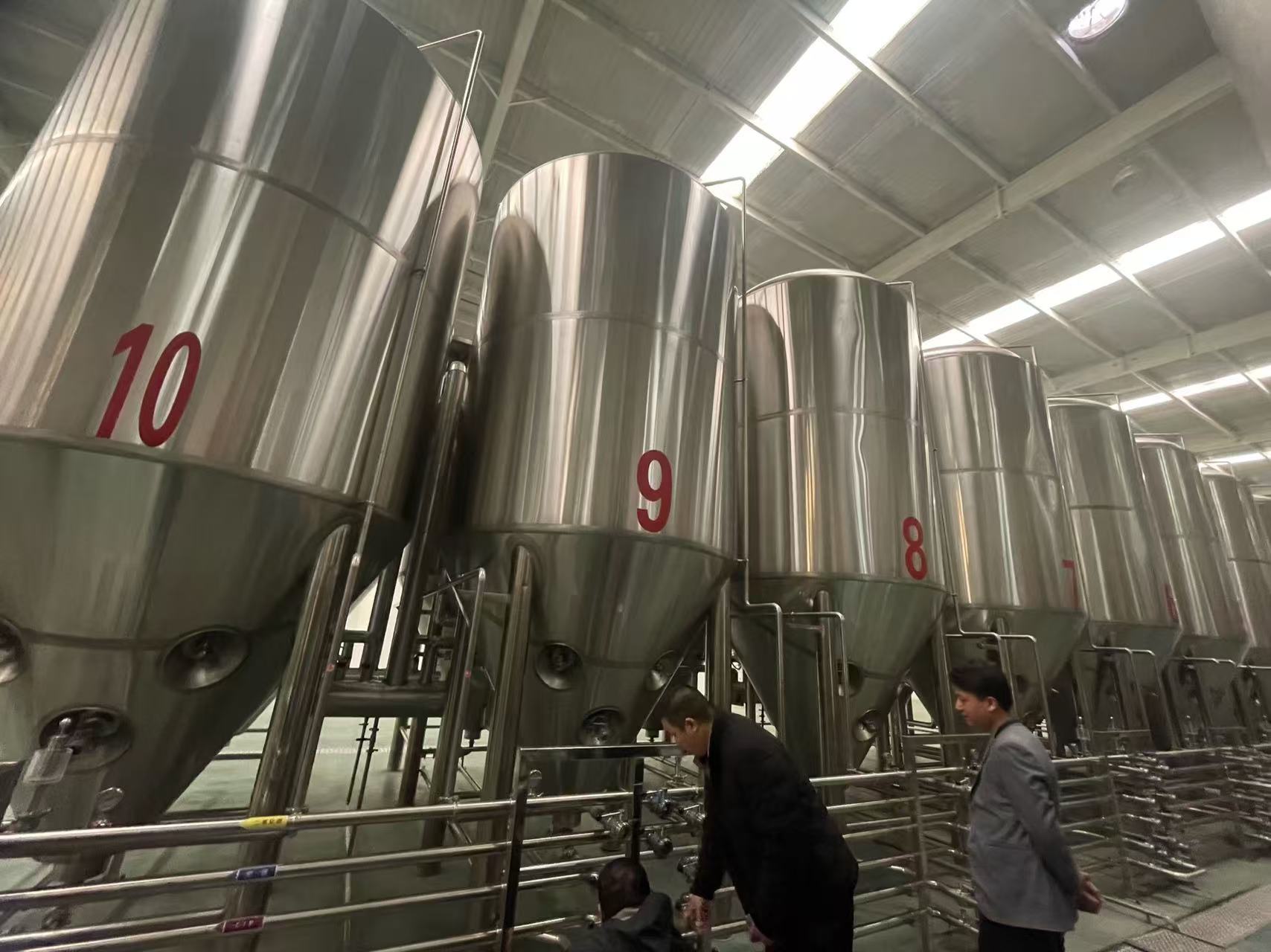 微山精酿啤酒设备厂—平面布置、设备设计、制造、调试、培训等一条龙服务